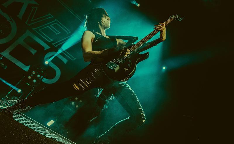 Lonny Eagleton playing guitar