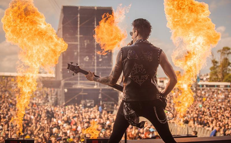 Lonny Eagleton on stage