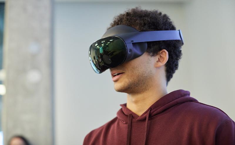 Interaction Design students learning about VR with IDEA instructor, Jai Djwa