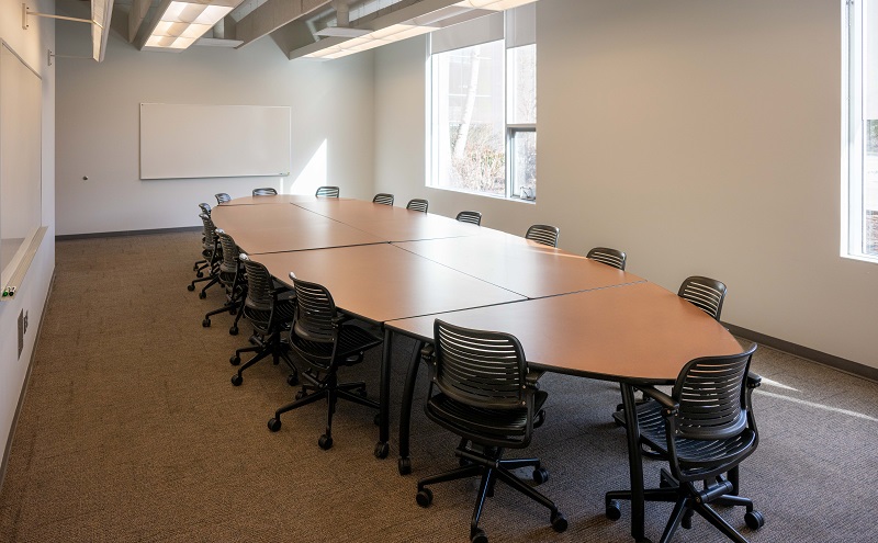 Squamish large boardroom SA334