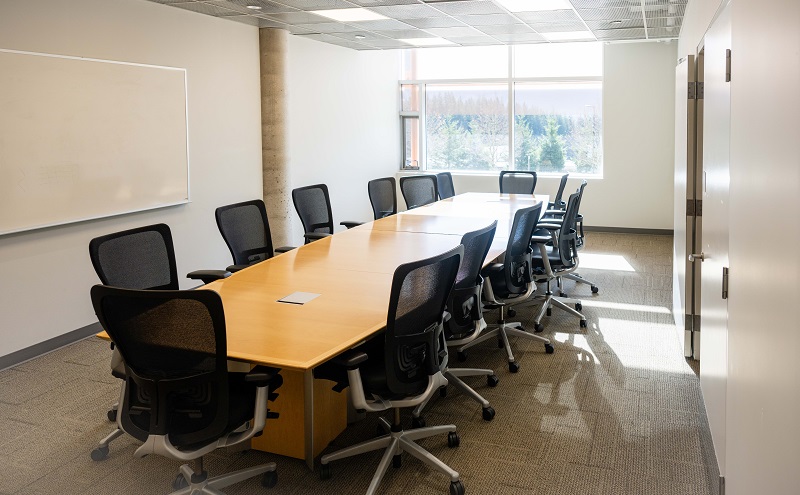Squamish boardroom medium LB209