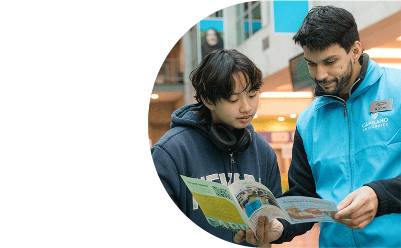 Advisor helping students choose the right program for them